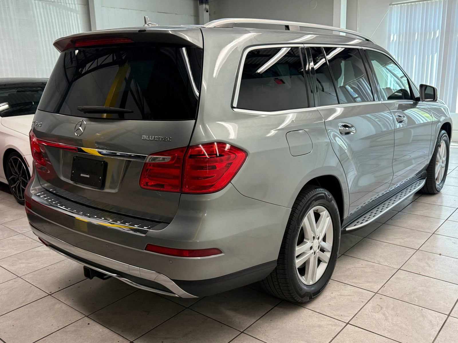 Used 2016 Mercedes-Benz GL 320 BlueTEC 4MATIC w/ Premium I Package image 9