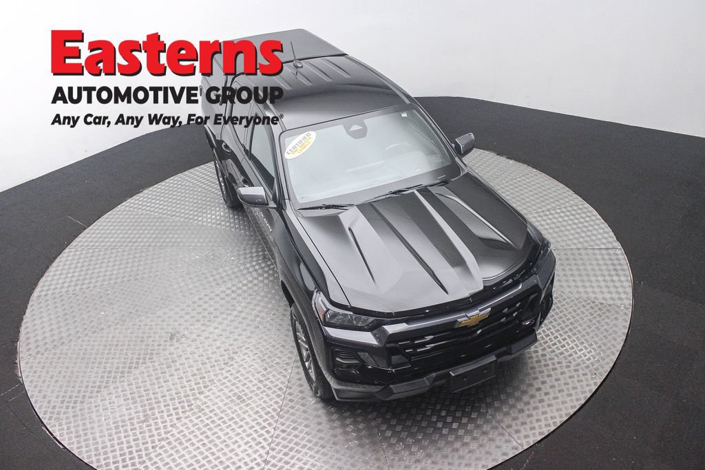 Used 2023 Chevrolet Colorado LT w/ LT Convenience Package AWD/4WD image 3