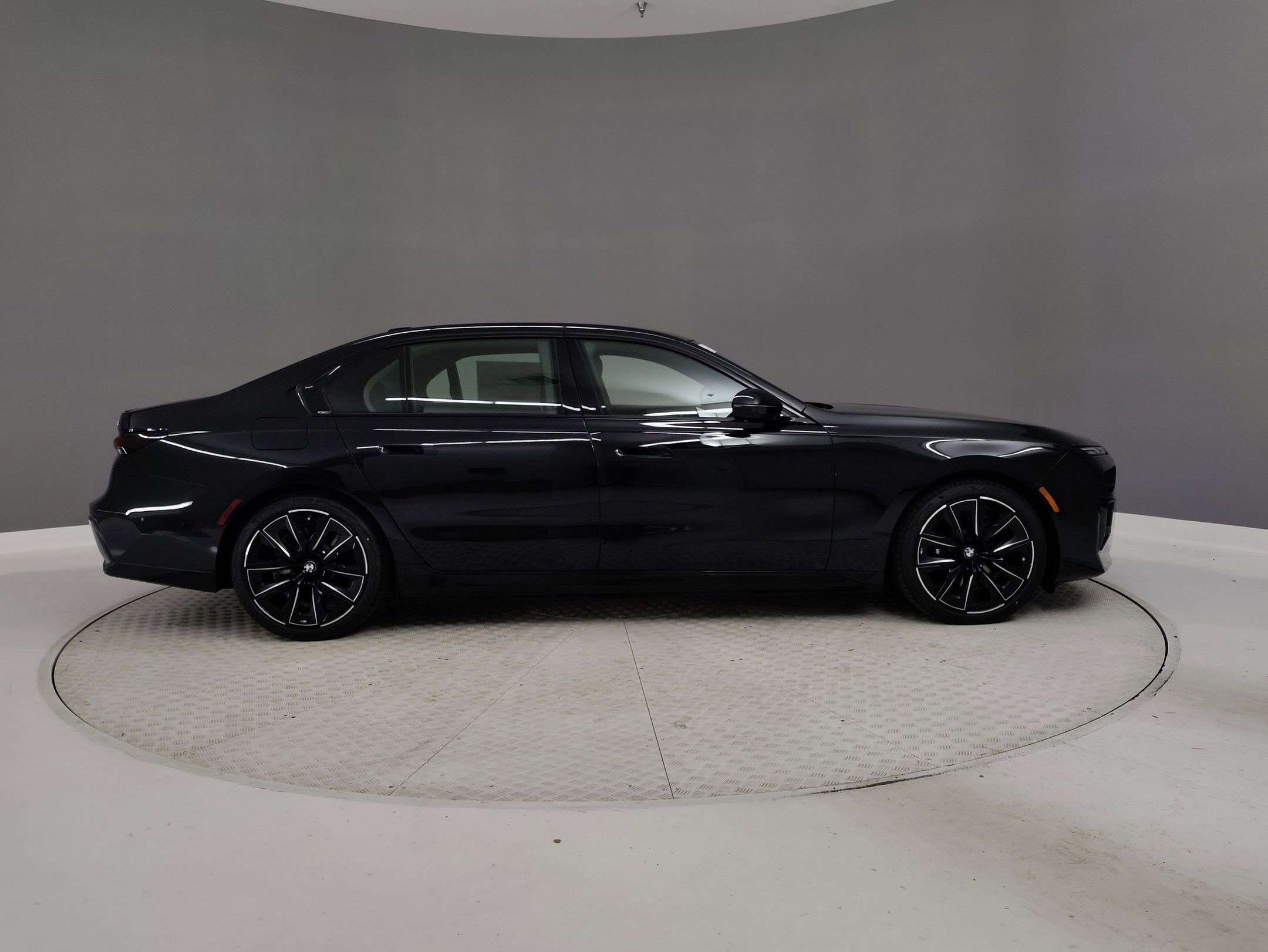 New 2026 BMW 750e xDrive image 5