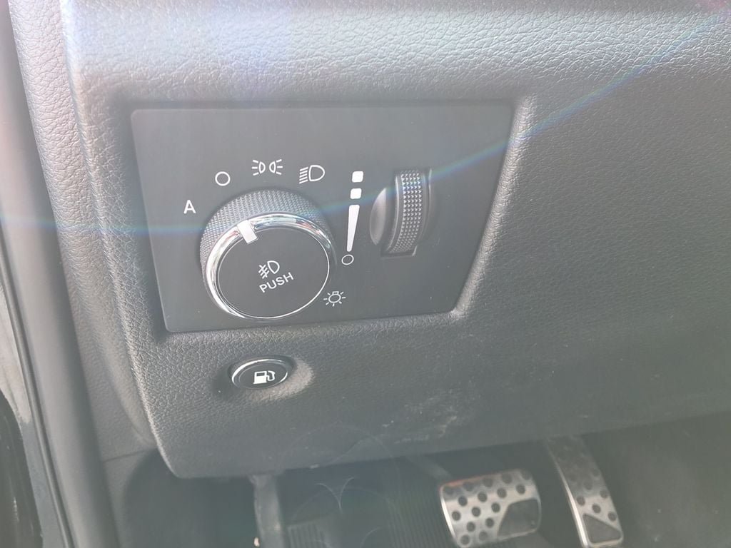 Used 2019 Jeep Grand Cherokee High Altitude AWD/4WD image 16