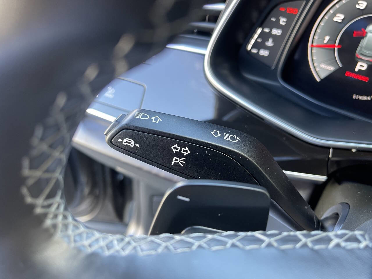 Used 2021 Audi Q8 Prestige image 25