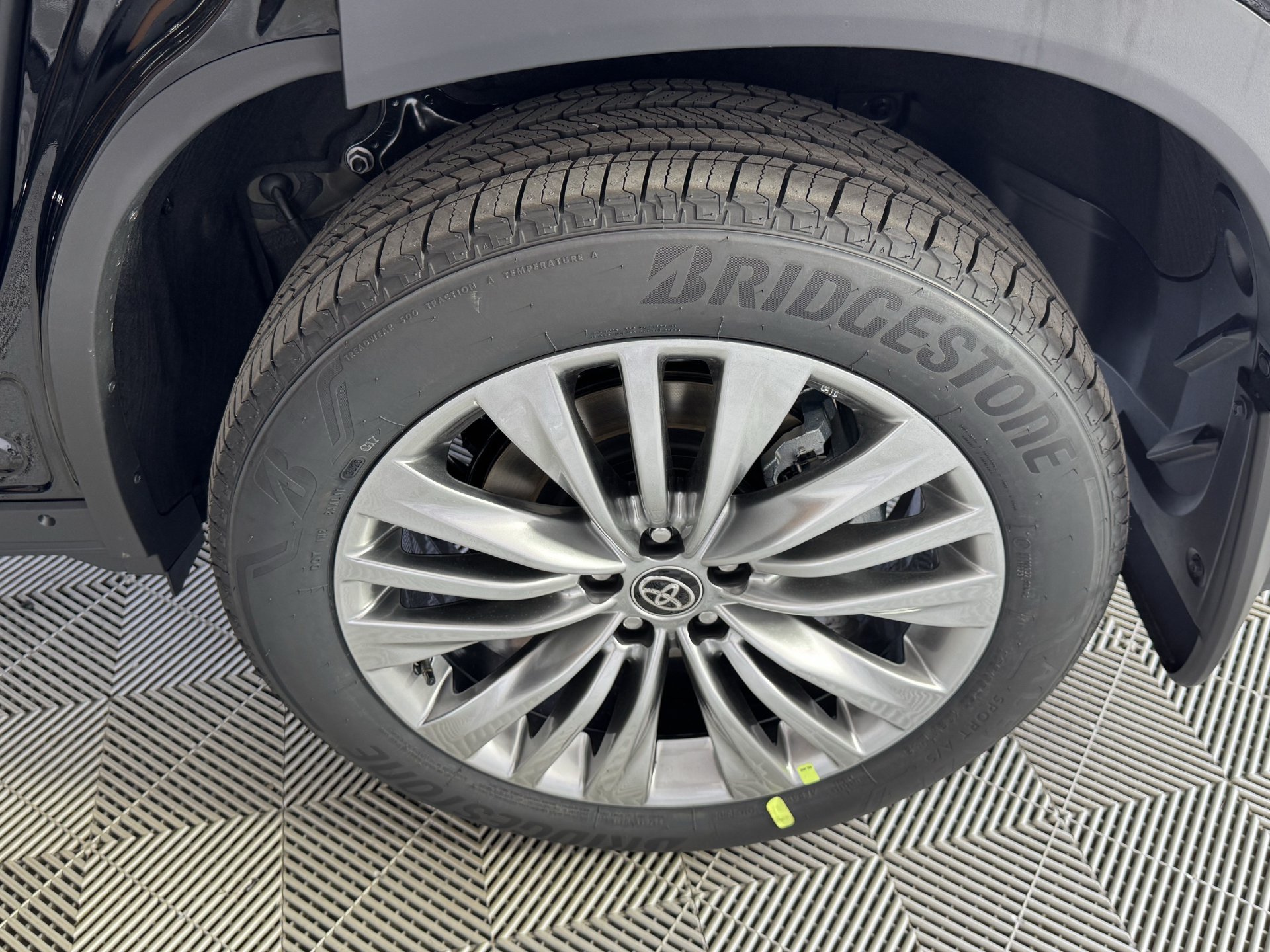 New 2026 Toyota Highlander Platinum AWD/4WD image 15