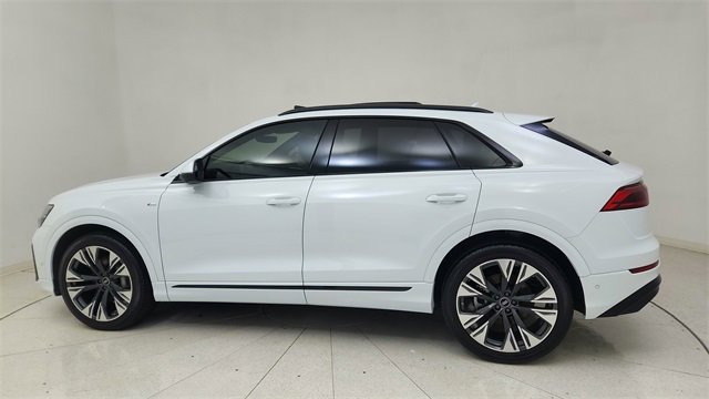 Used 2025 Audi Q8 Prestige w/ Prestige Package image 4
