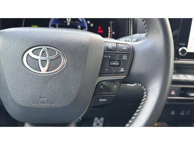 Used 2025 Toyota Camry SE FWD image 27