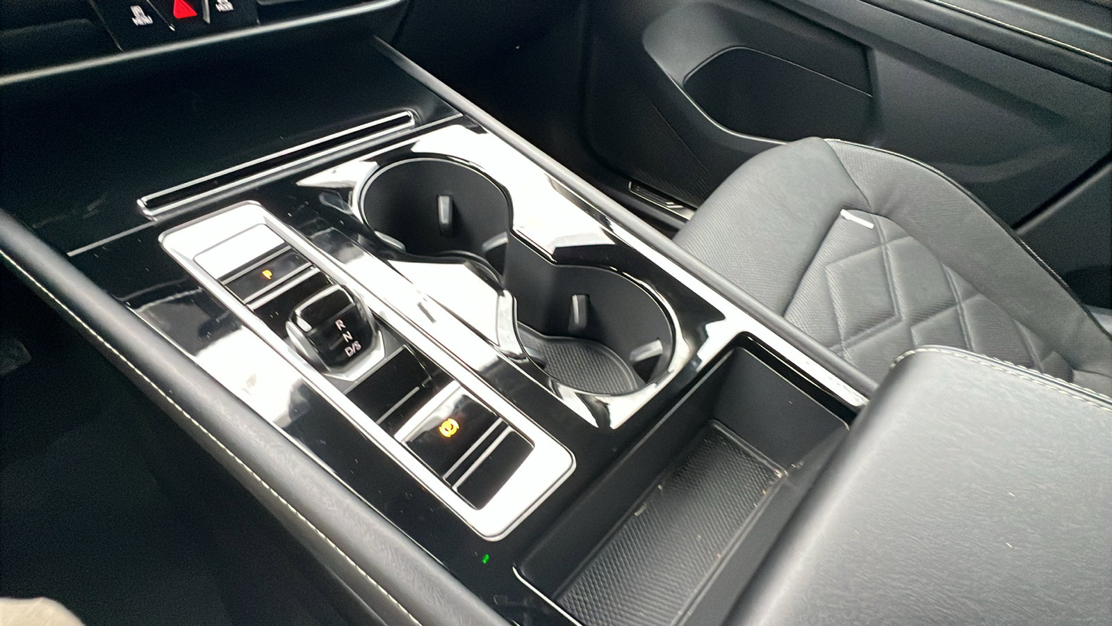 Used 2024 Volkswagen Atlas SE image 29