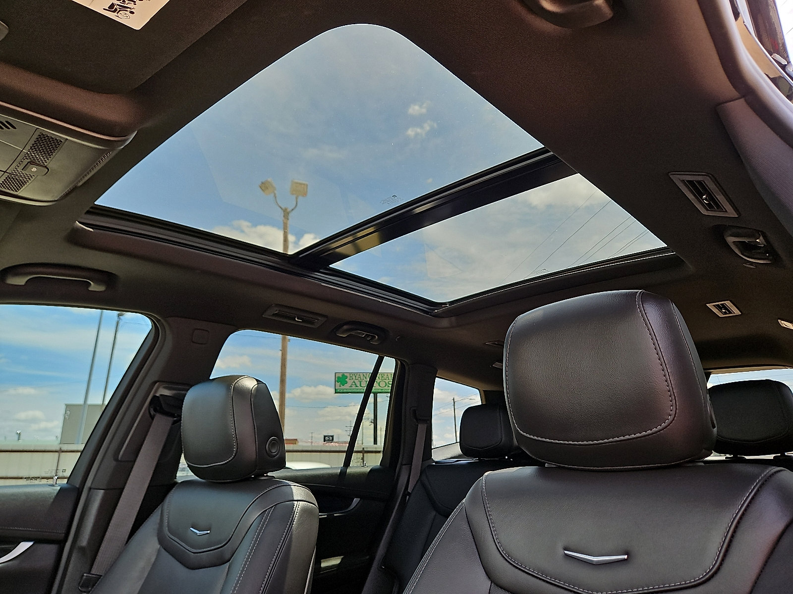 Used 2024 Cadillac XT6 Premium Luxury image 9