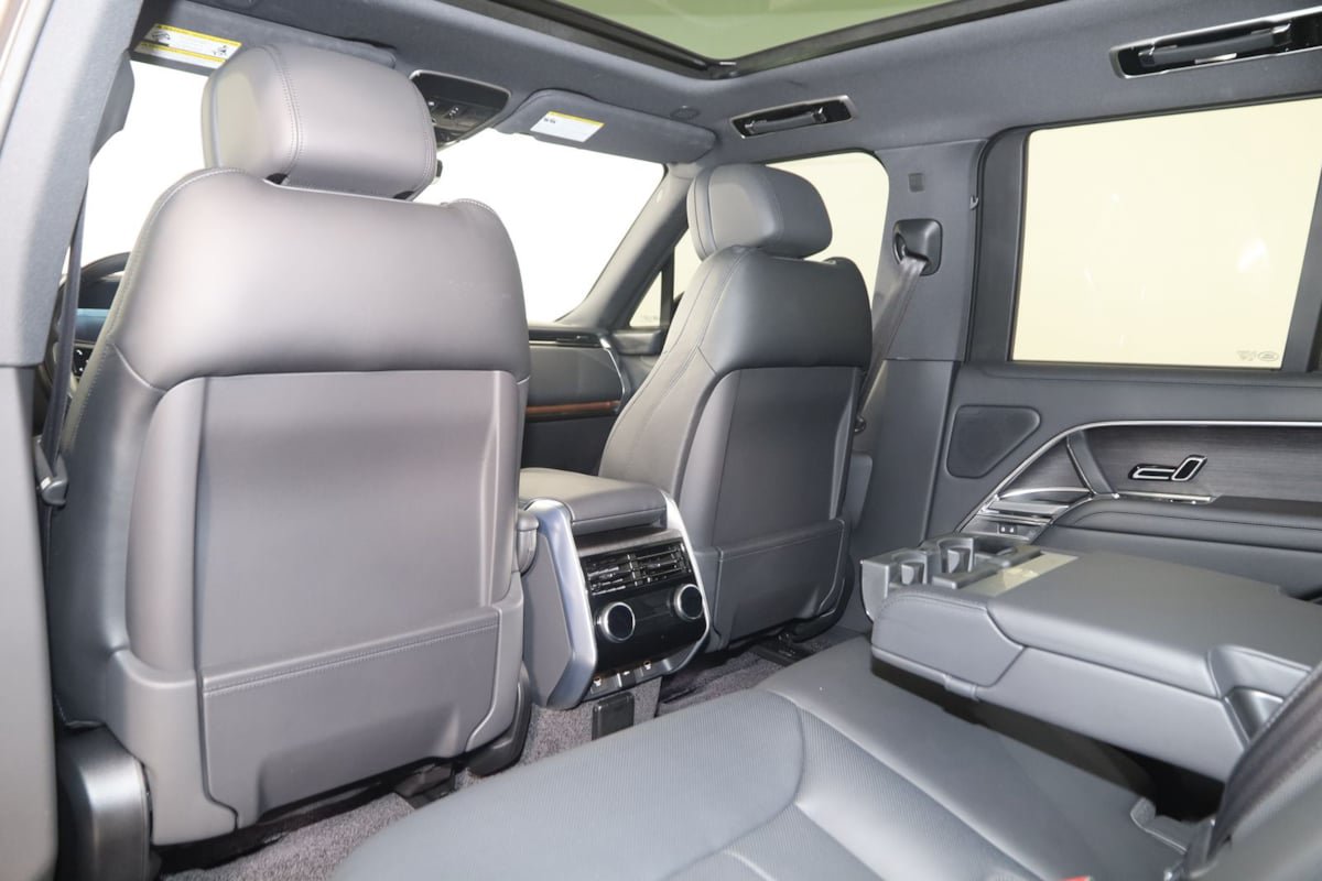 Used 2025 Land Rover Range Rover SE AWD/4WD image 59