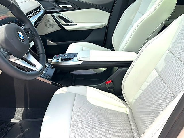 New 2026 BMW X2 xDrive28i w/ Technology Package AWD/4WD image 39