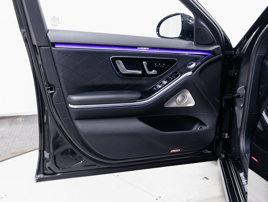 Used 2023 Mercedes-Benz S 580e 4MATIC Sedan image 5