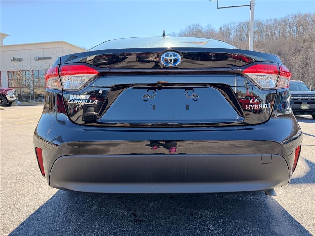 Used 2023 Toyota Corolla LE image 6