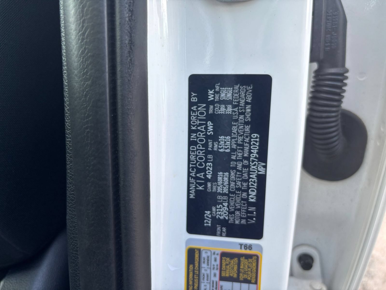 Used 2025 Kia Soul LX w/ LX Technology Package FWD image 25
