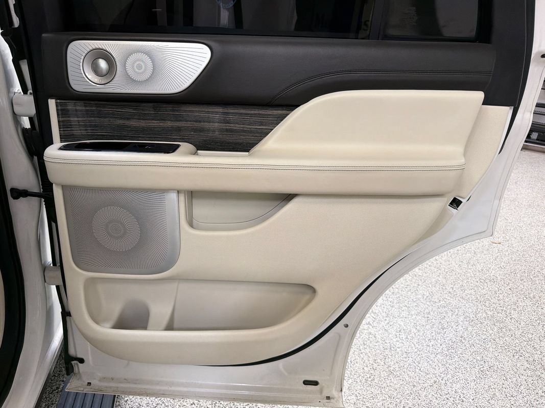 Used 2020 Lincoln Navigator Black Label w/ Cargo Convenience Package AWD/4WD image 48