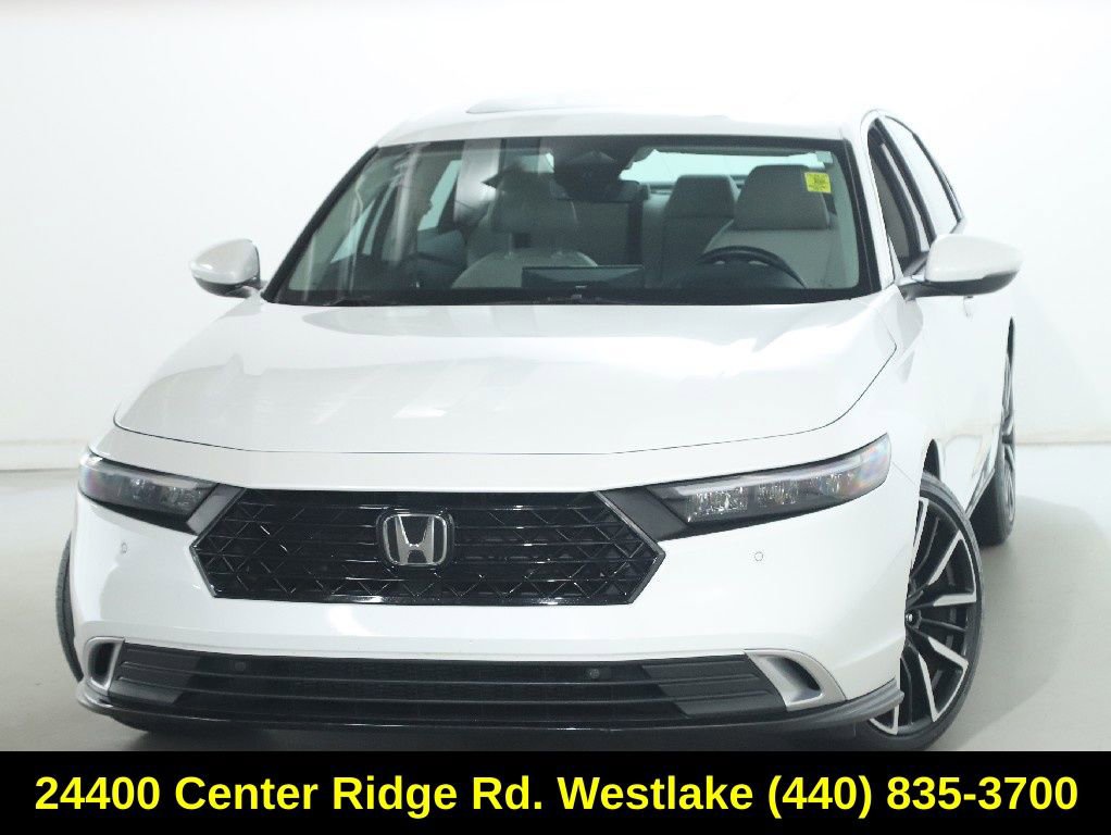 Used 2025 Honda Accord Touring image 3