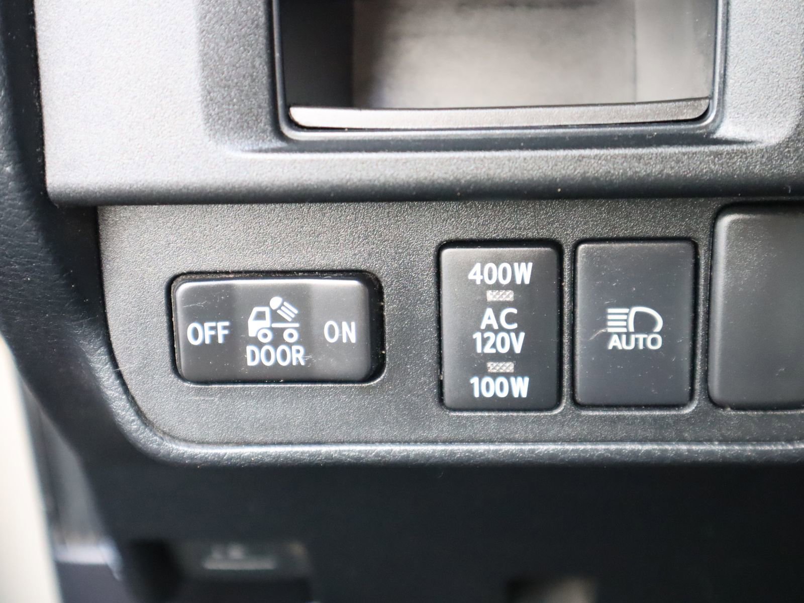 Used 2019 Toyota Tacoma TRD Off-Road w/ Technology Package AWD/4WD image 34