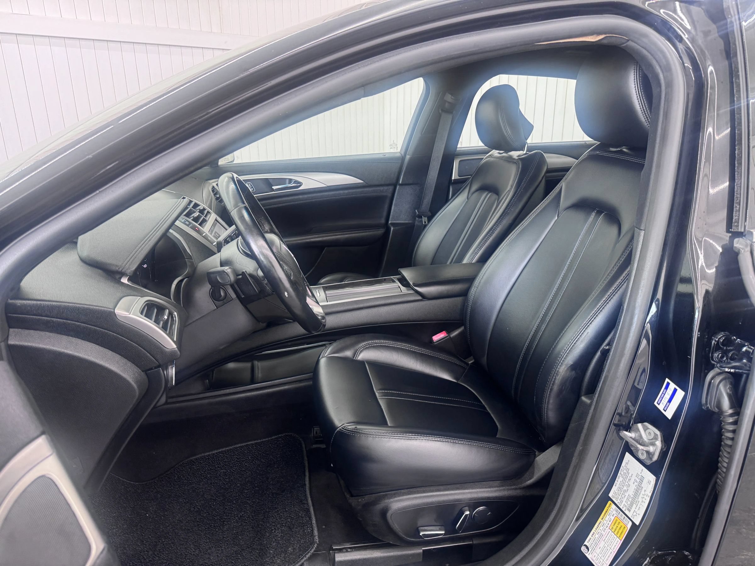 Used 2017 Lincoln MKZ Premiere FWD image 9