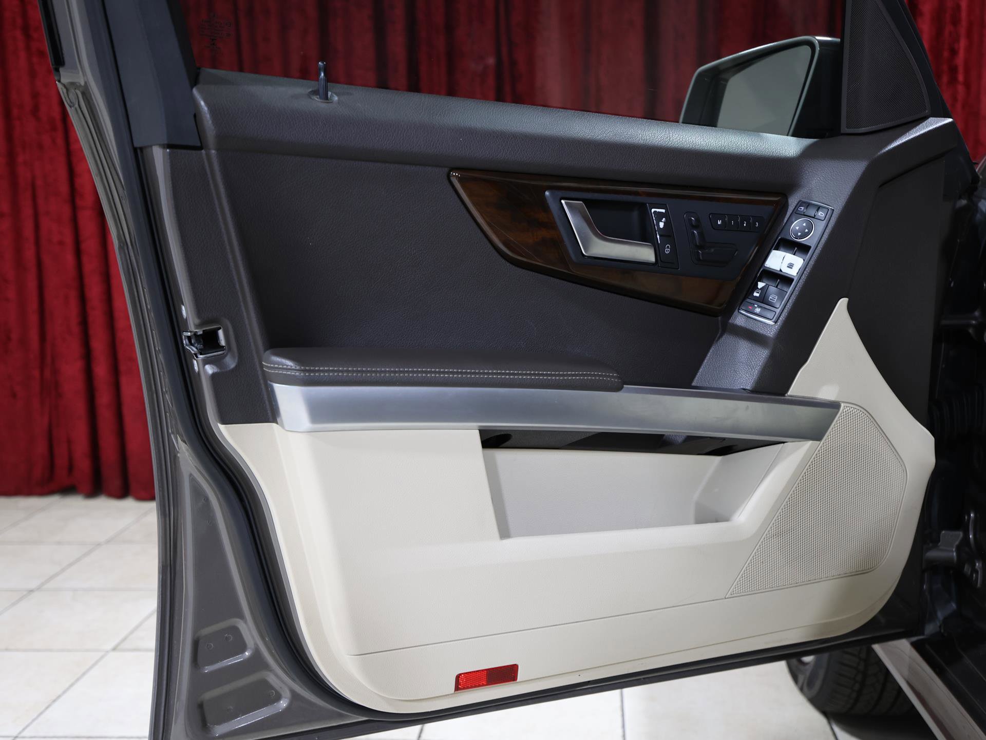 Used 2015 Mercedes-Benz GLK 350 2WD image 11