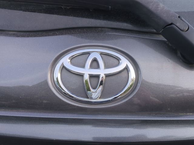 Used 2015 Toyota Yaris L image 6