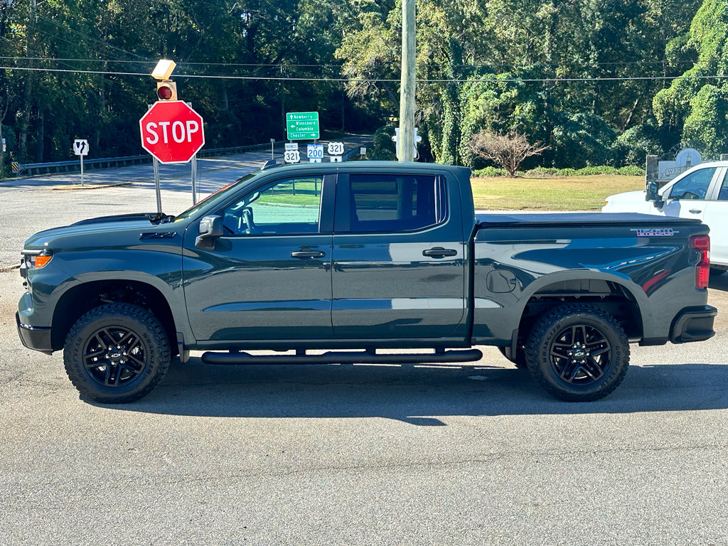 Used 2025 Chevrolet Silverado 1500 Custom Trail Boss w/ LPO, Dark Essentials Package image 4