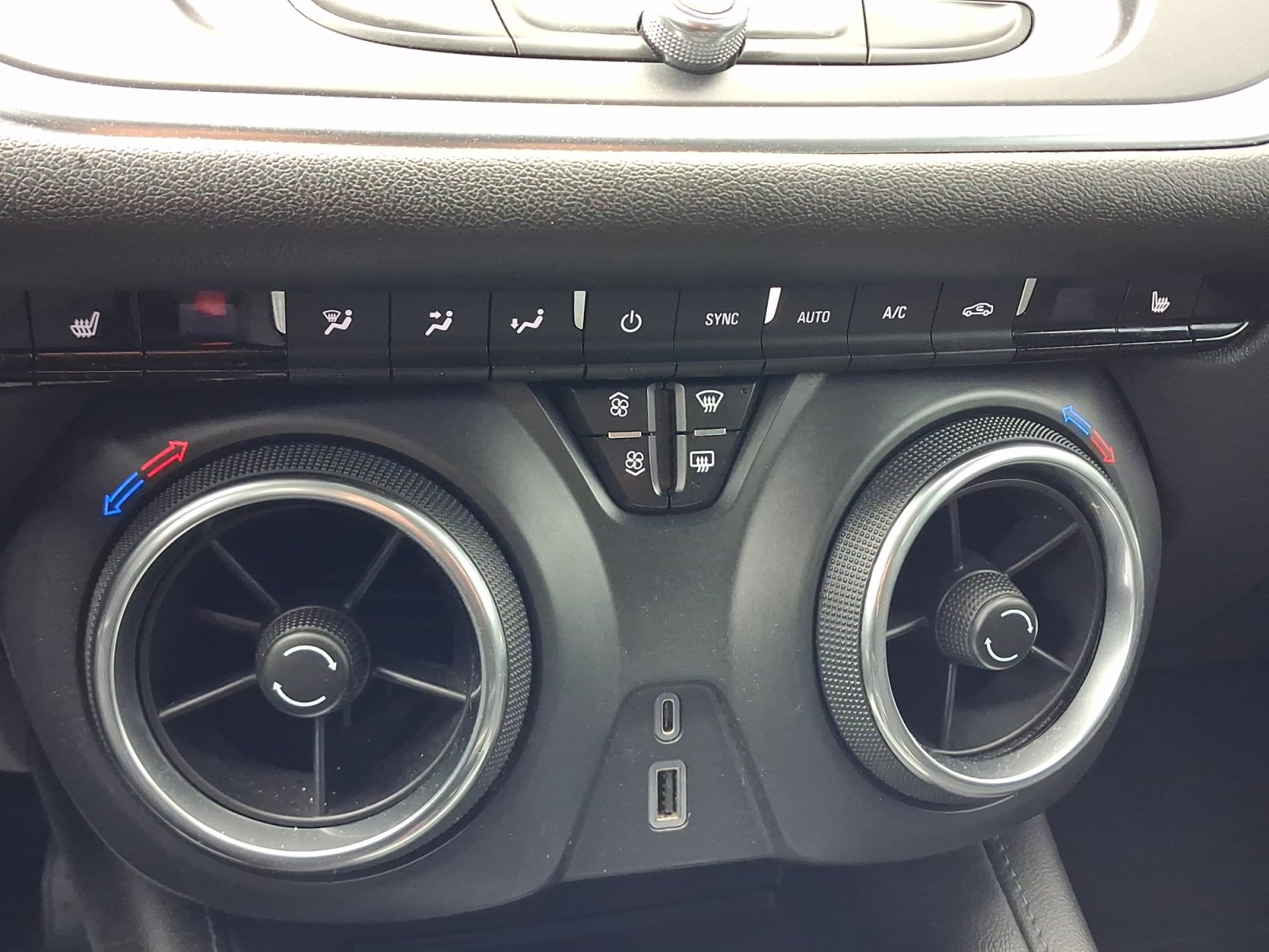 Used 2020 Chevrolet Blazer LT AWD/4WD image 17