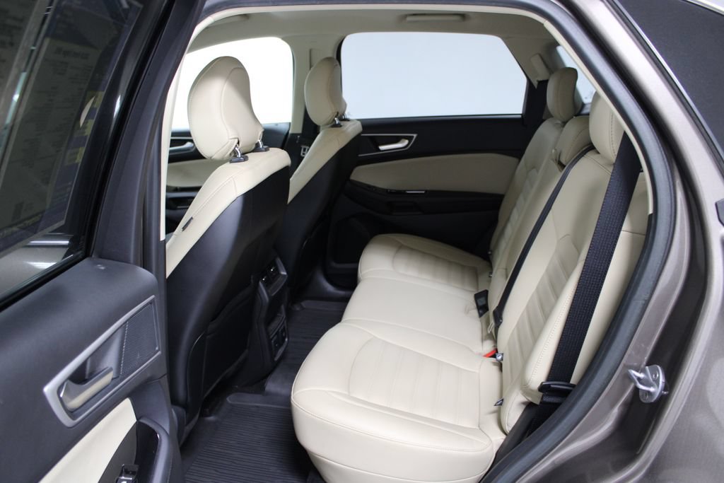 Used 2019 Ford Edge SEL w/ Equipment Group 201A FWD image 26