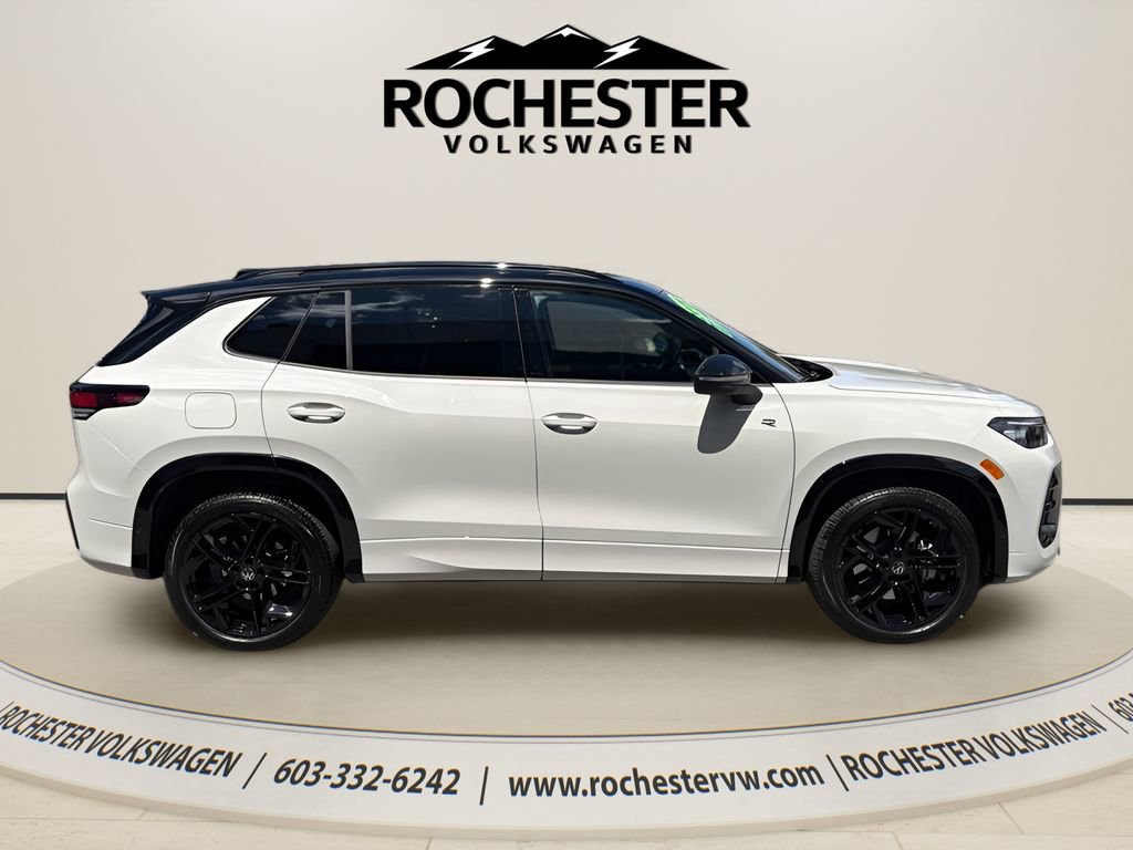 Used 2026 Volkswagen Tiguan SE R-Line AWD/4WD image 7