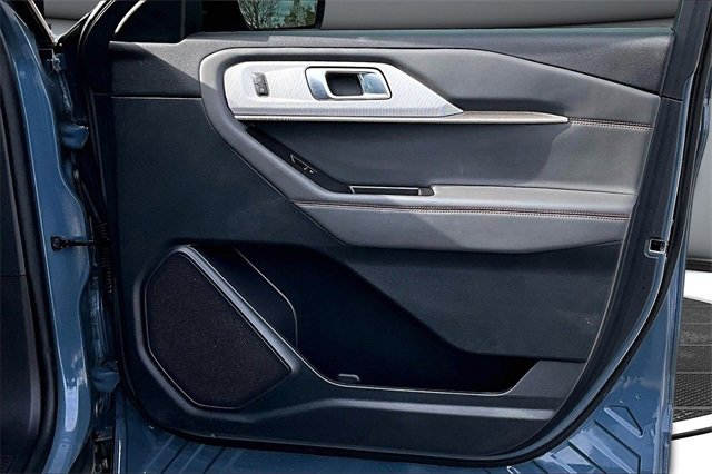 Used 2025 Ford Explorer Active w/ Active Comfort Package image 29