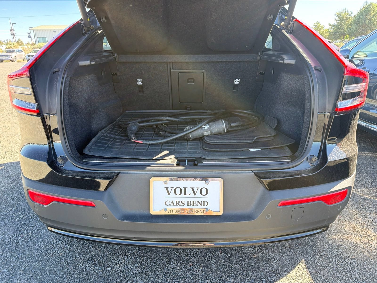 Used 2023 Volvo C40 P8 Recharge Plus AWD/4WD image 9