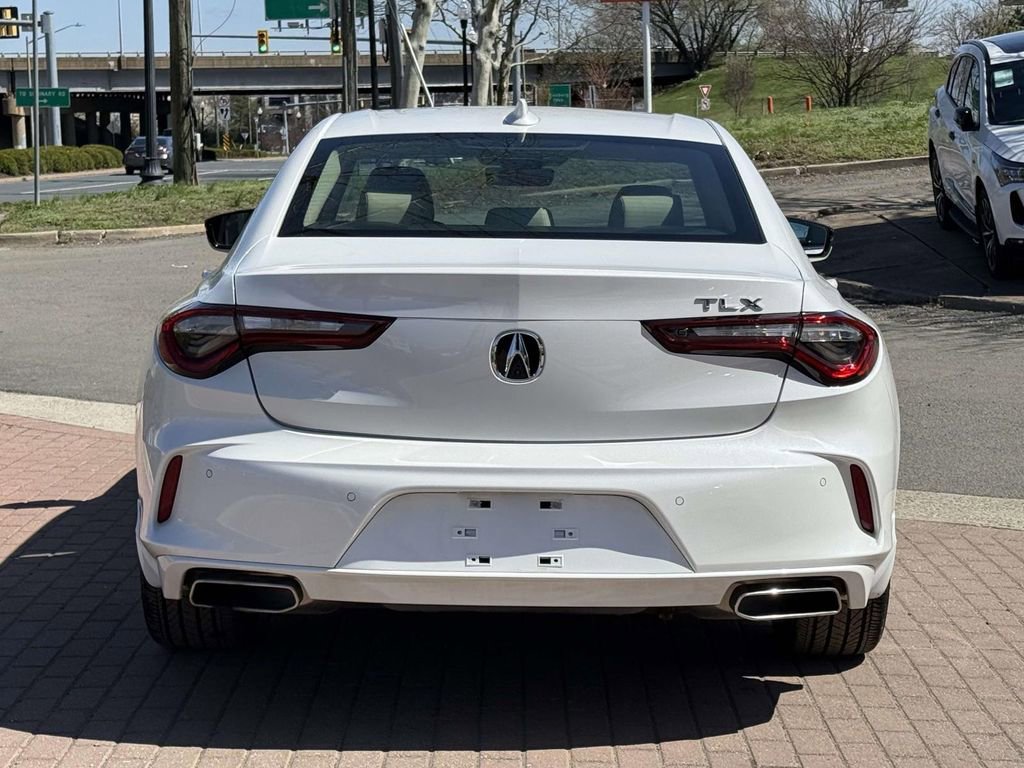 Certified 2025 Acura TLX w/ Technology Package image 5