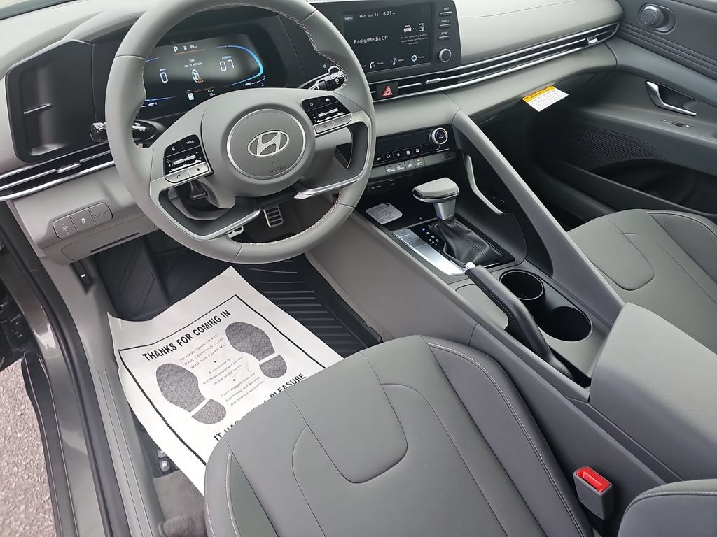 New 2026 Hyundai Elantra Sport FWD image 15