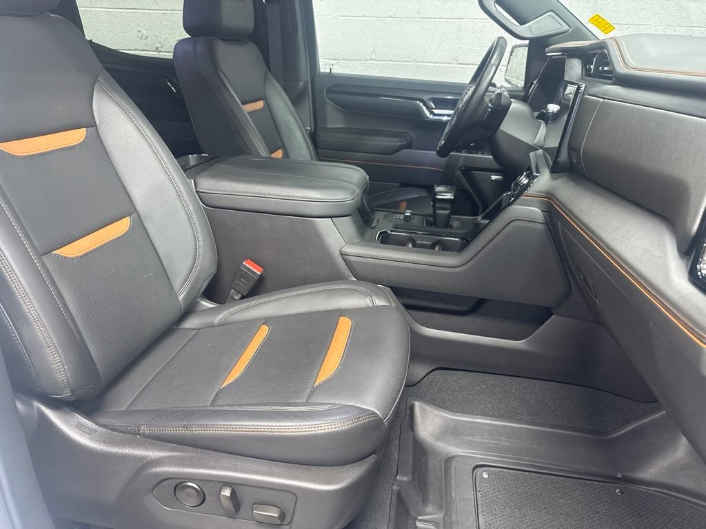 Used 2024 GMC Sierra 1500 AT4 w/ Technology Package AWD/4WD image 7