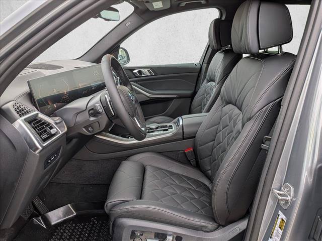 Used 2026 BMW X5 xDrive50e w/ Climate Comfort Package AWD/4WD image 4