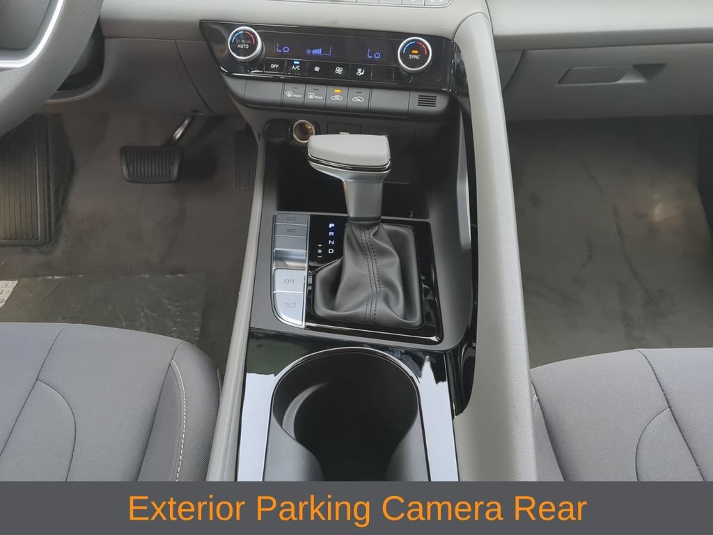 Used 2024 Hyundai Elantra Blue FWD image 10