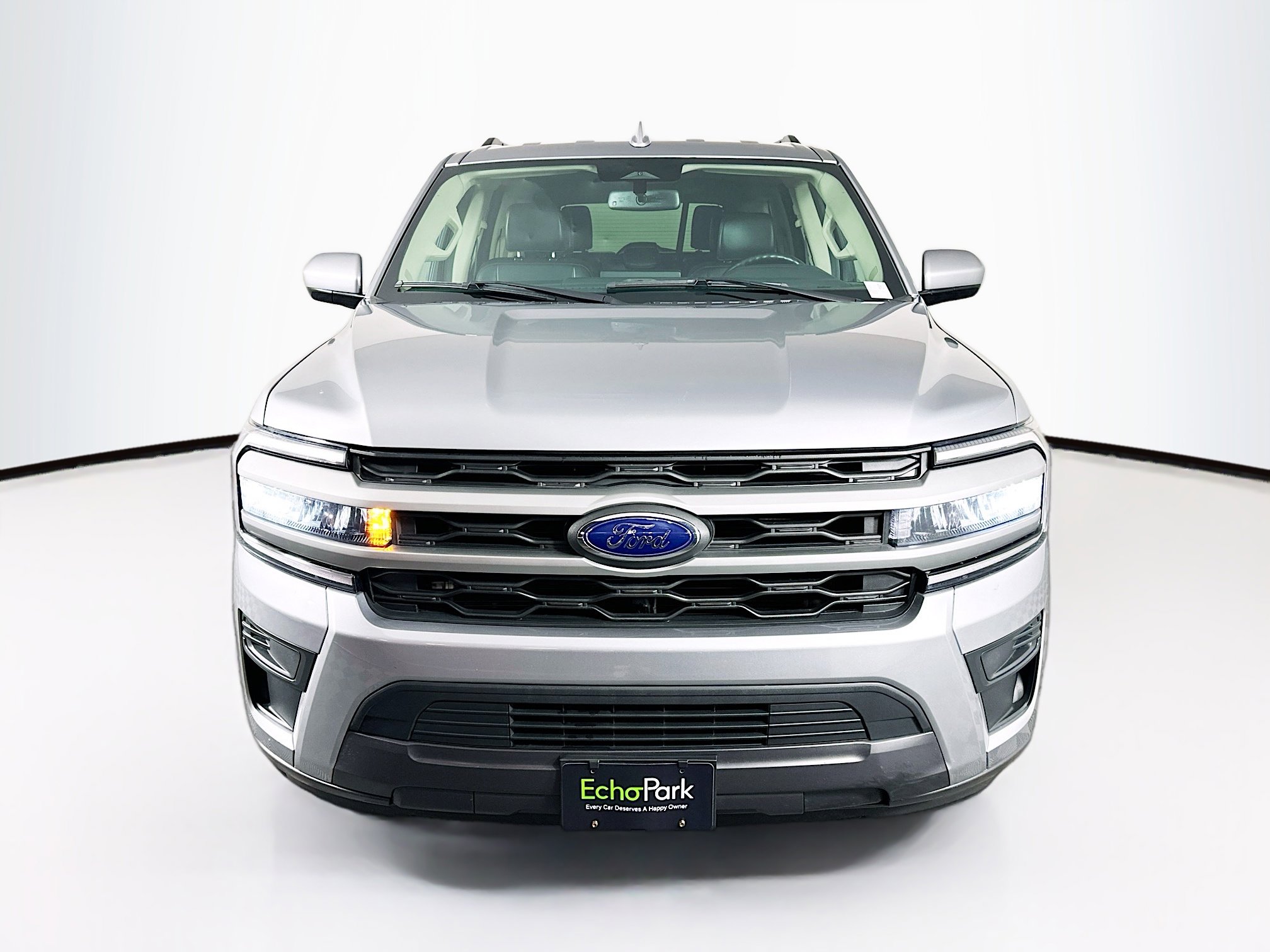 Used 2024 Ford Expedition XLT image 2