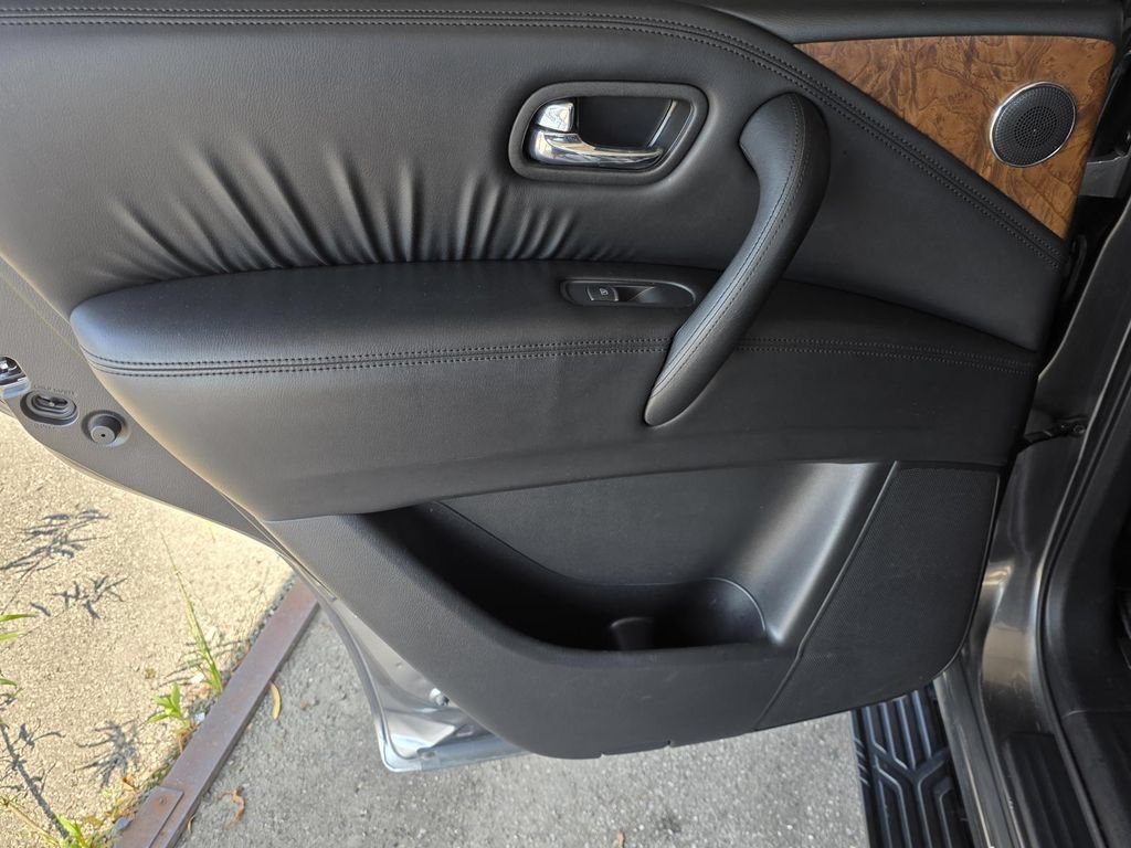 Used 2024 Nissan Armada SL w/ Captain's Chairs Package AWD/4WD image 43