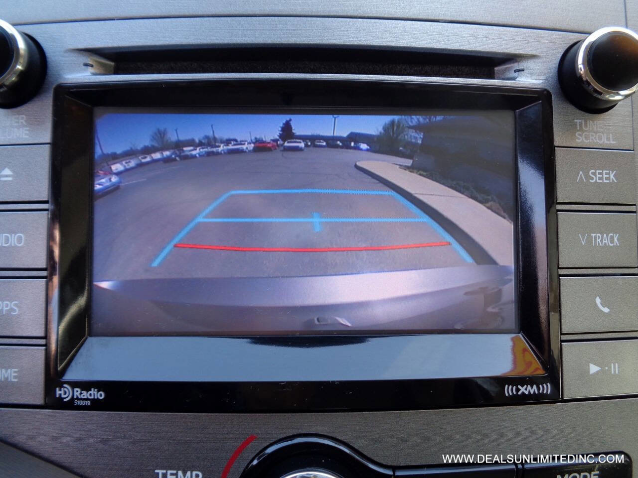 Used 2015 Toyota Venza LE FWD image 12