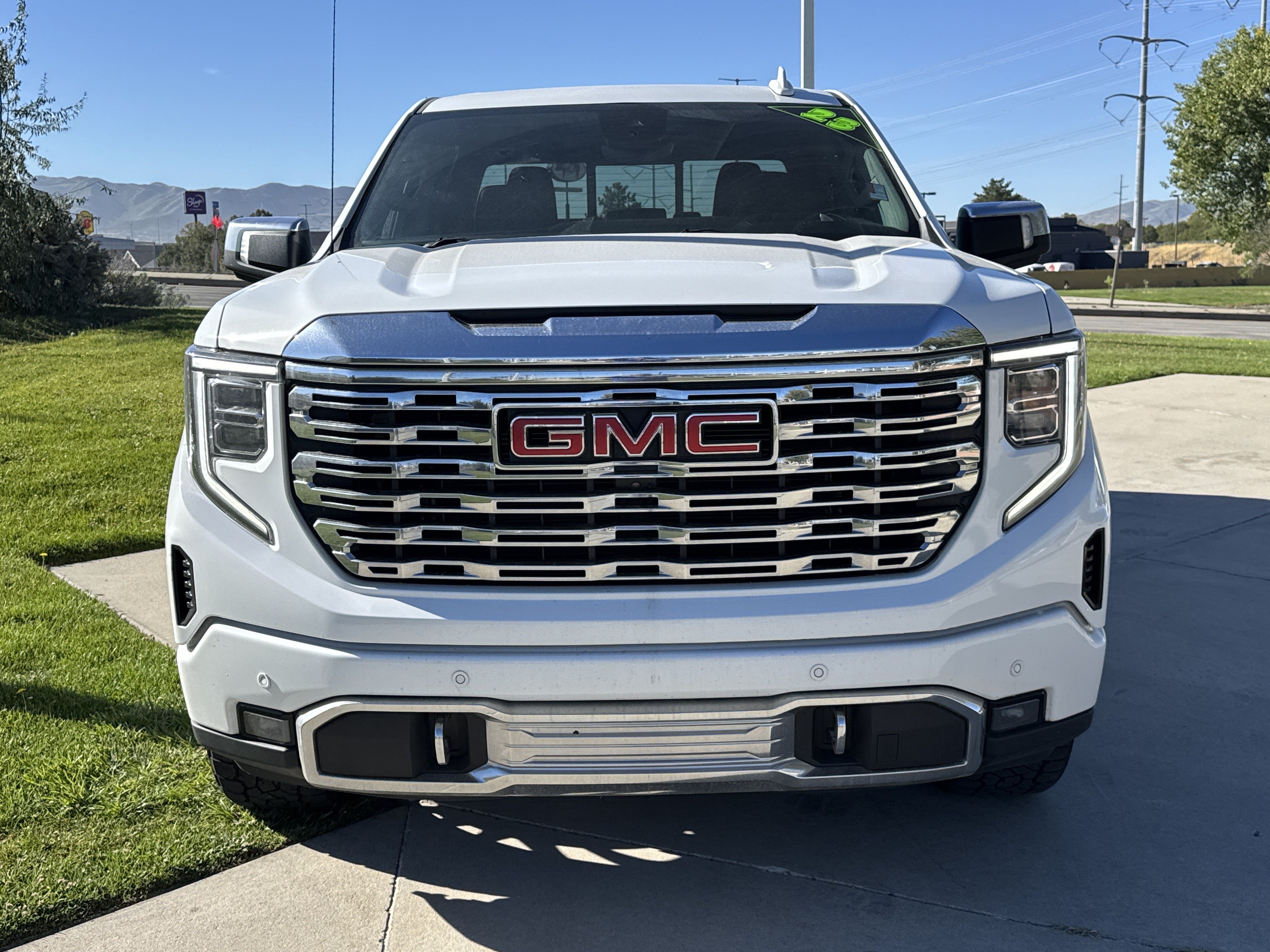 Used 2023 GMC Sierra 1500 Denali w/ Technology Package AWD/4WD image 8
