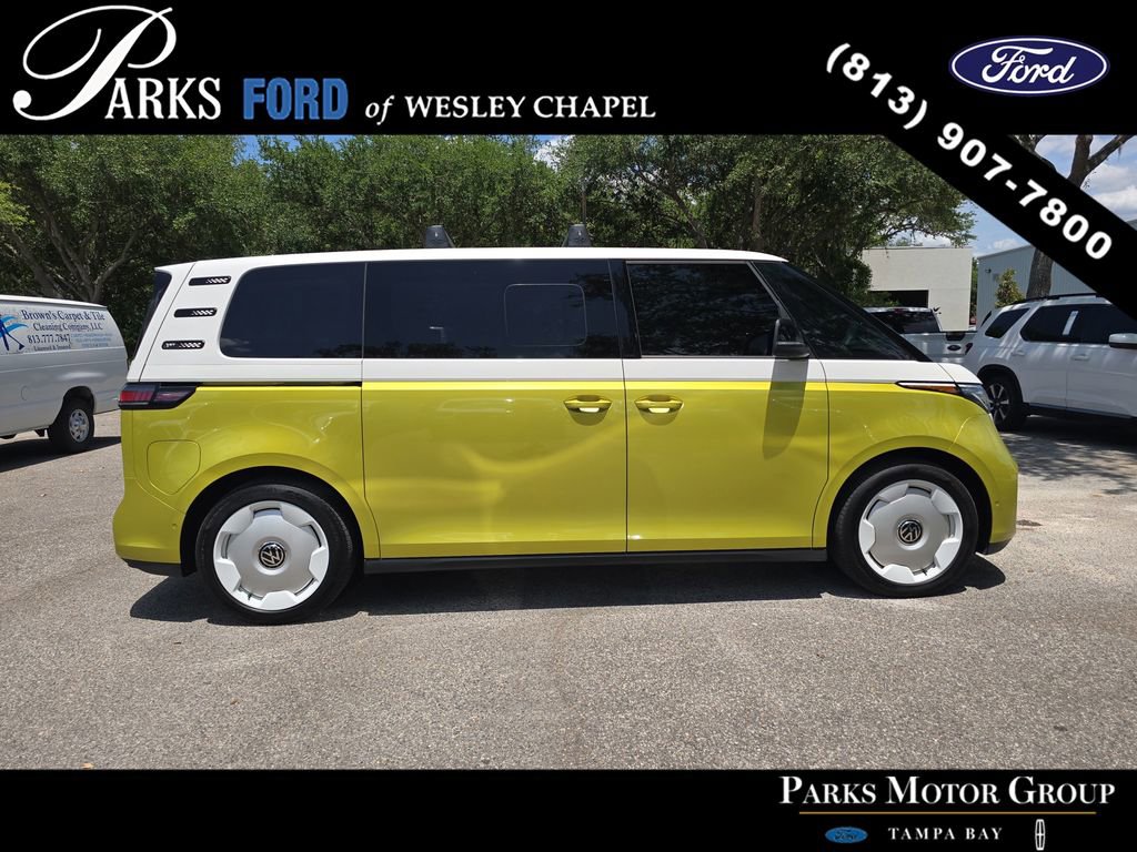 Used 2025 Volkswagen ID. Buzz 1st Edition AWD/4WD image 3