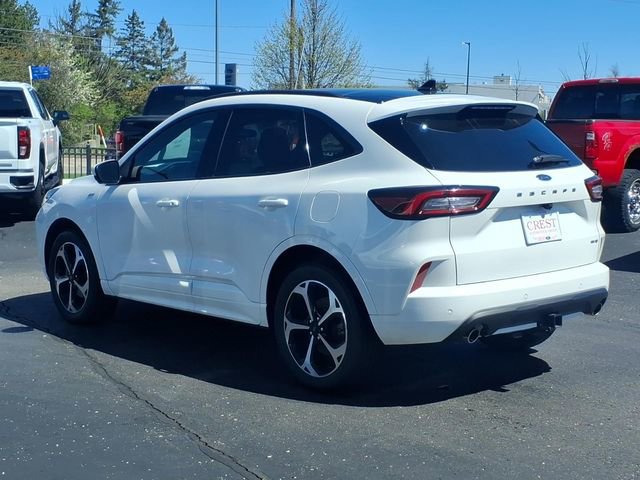 Certified 2024 Ford Escape ST-Line Select w/ Tech Pack #2 AWD/4WD image 4
