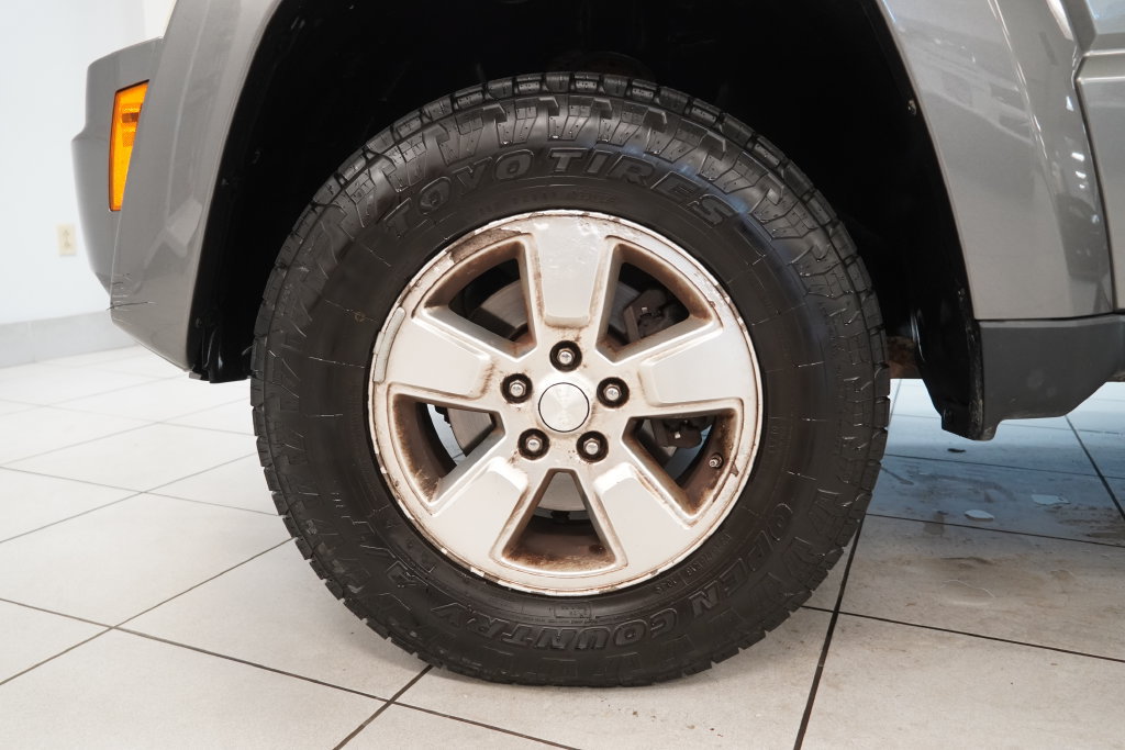 Used 2012 Jeep Liberty Sport AWD/4WD image 16