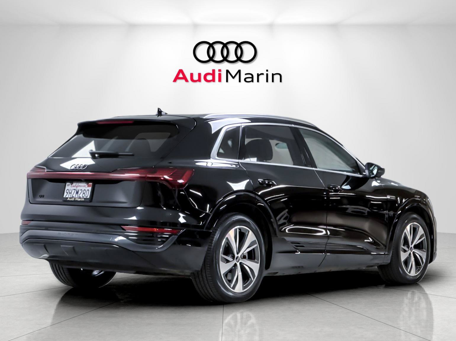 Used 2024 Audi Q8 e-tron Premium Plus w/ Premium Plus Package AWD/4WD image 5