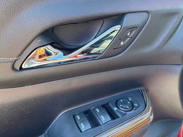 Used 2021 GMC Acadia SLE w/ Driver Convenience Package image 15