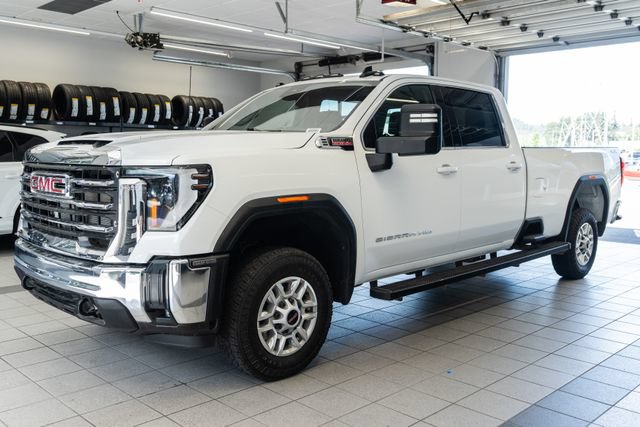 Used 2024 GMC Sierra 2500 SLE w/ SLE Value Package; AWD/4WD image 3