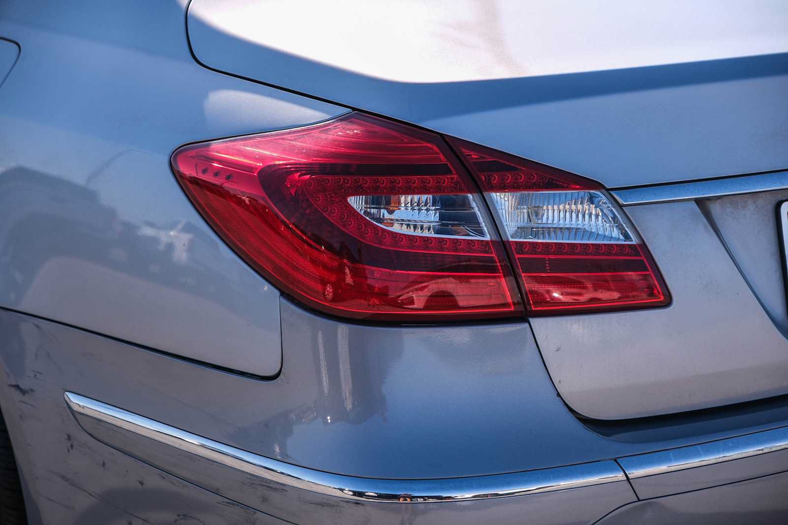 Used 2013 Hyundai Genesis 3.8 RWD image 7