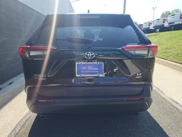 Used 2022 Toyota RAV4 LE AWD/4WD image 5