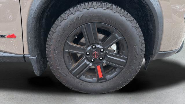 Used 2025 Nissan Rogue SV AWD/4WD image 24