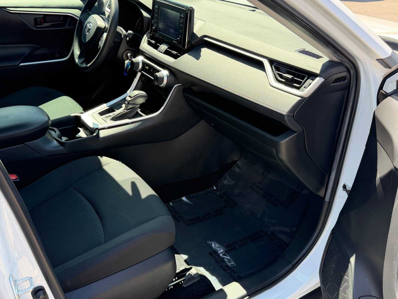 Used 2020 Toyota RAV4 LE w/ Carpet Mat Package FWD image 29