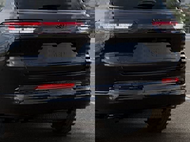 New 2026 Jeep Grand Cherokee L Summit w/ Obsidian Package AWD/4WD image 13