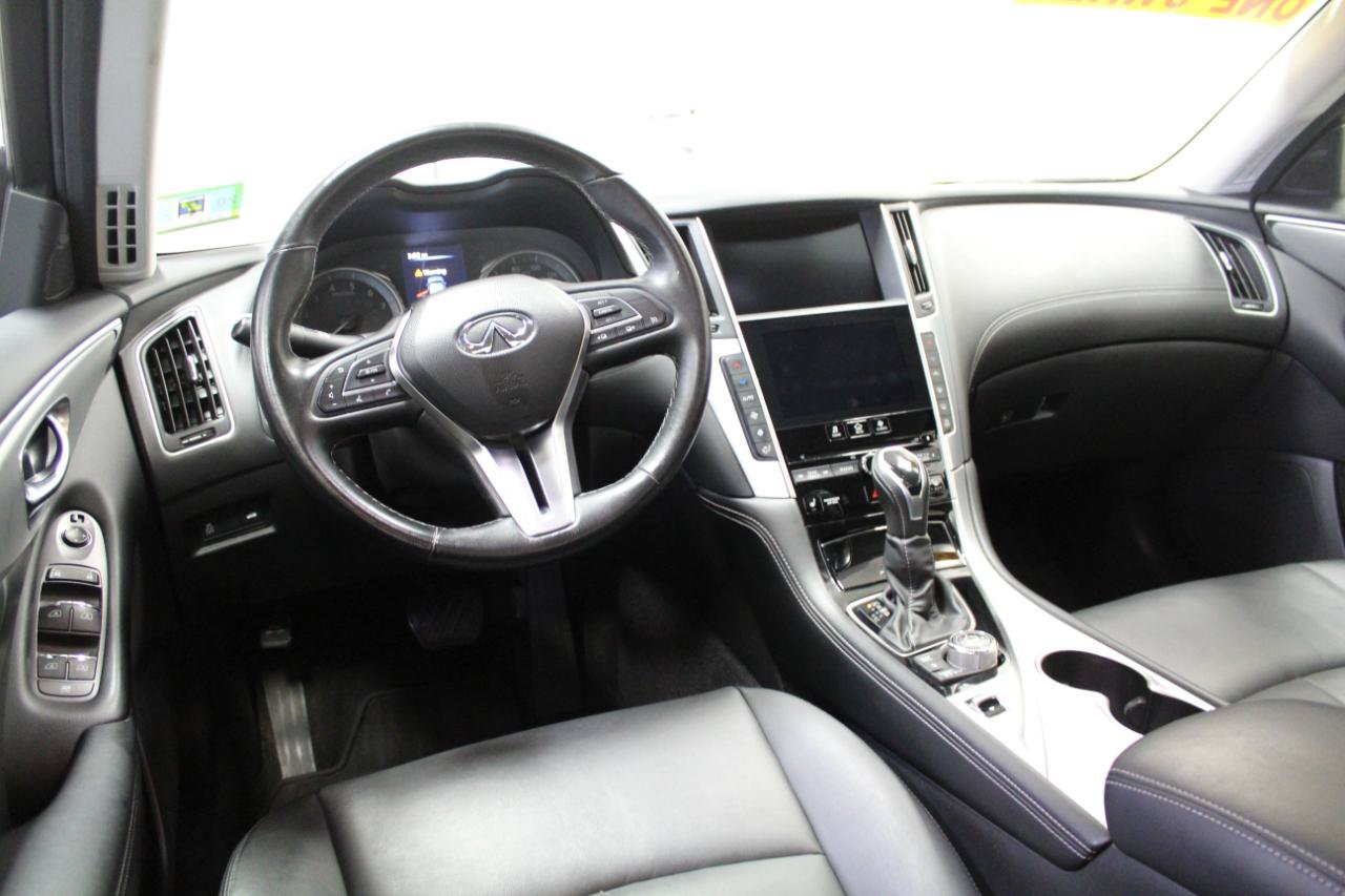 Used 2020 INFINITI Q50 Luxe w/ Essential Package (3.0T Luxe) AWD/4WD image 7