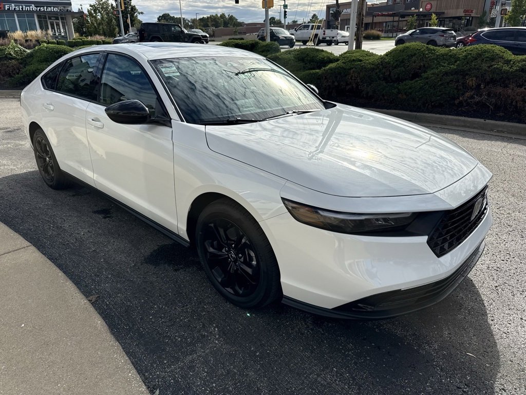 Used 2025 Honda Accord SE image 3