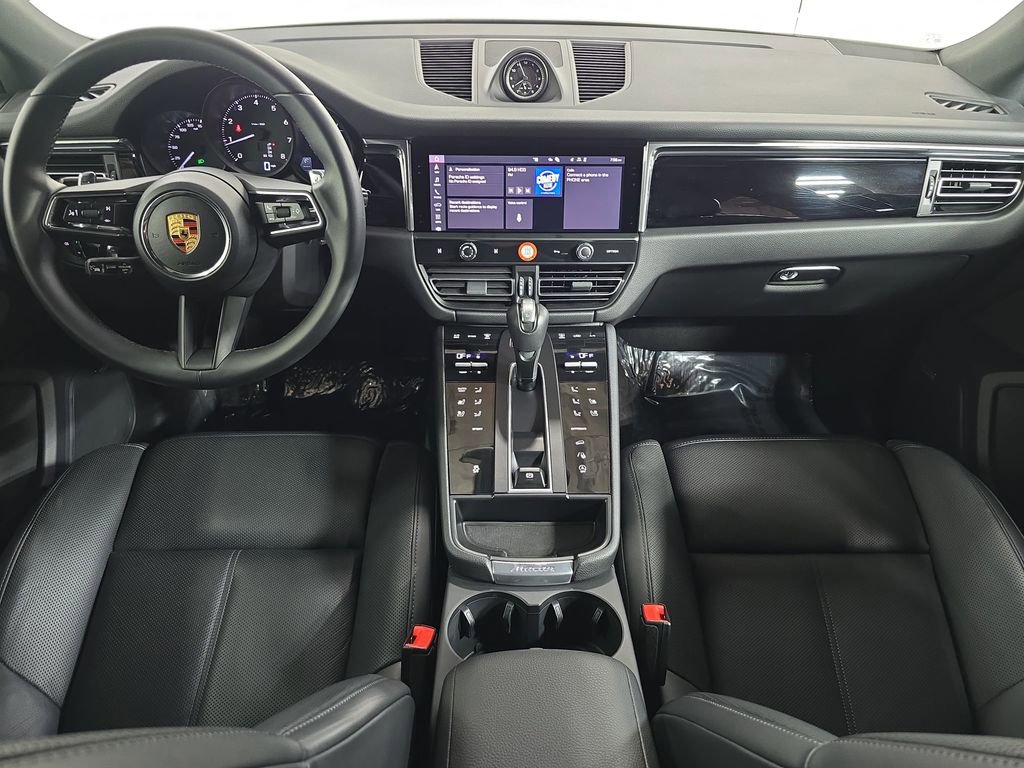 Certified 2026 Porsche Macan AWD/4WD image 13